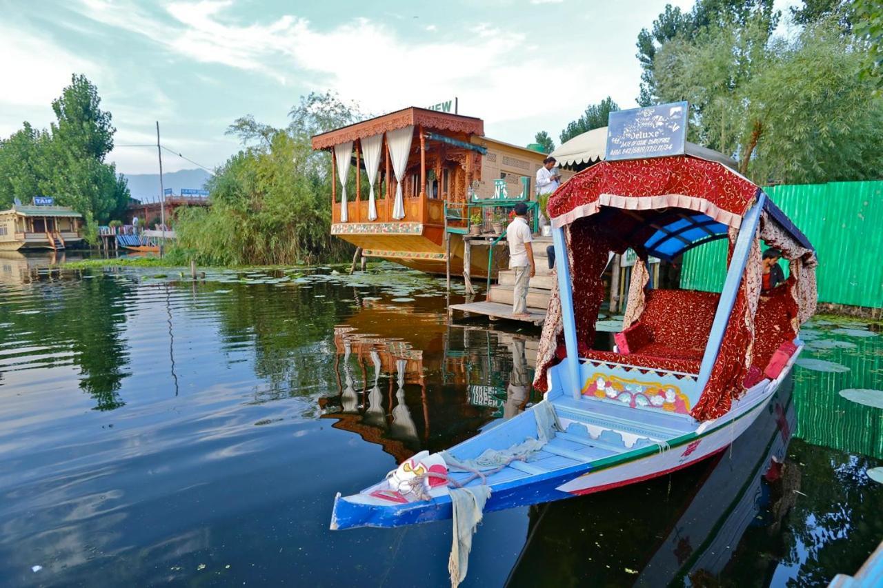 فندق Green View Group Of Houseboats Srīnagar الغرفة الصورة